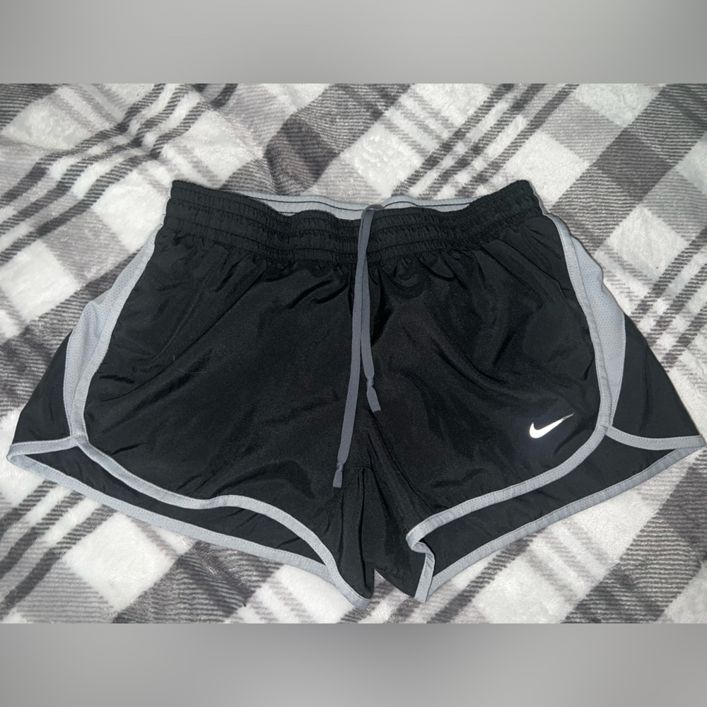Nike dri-fit double layer running shorts size:S color:black/gray